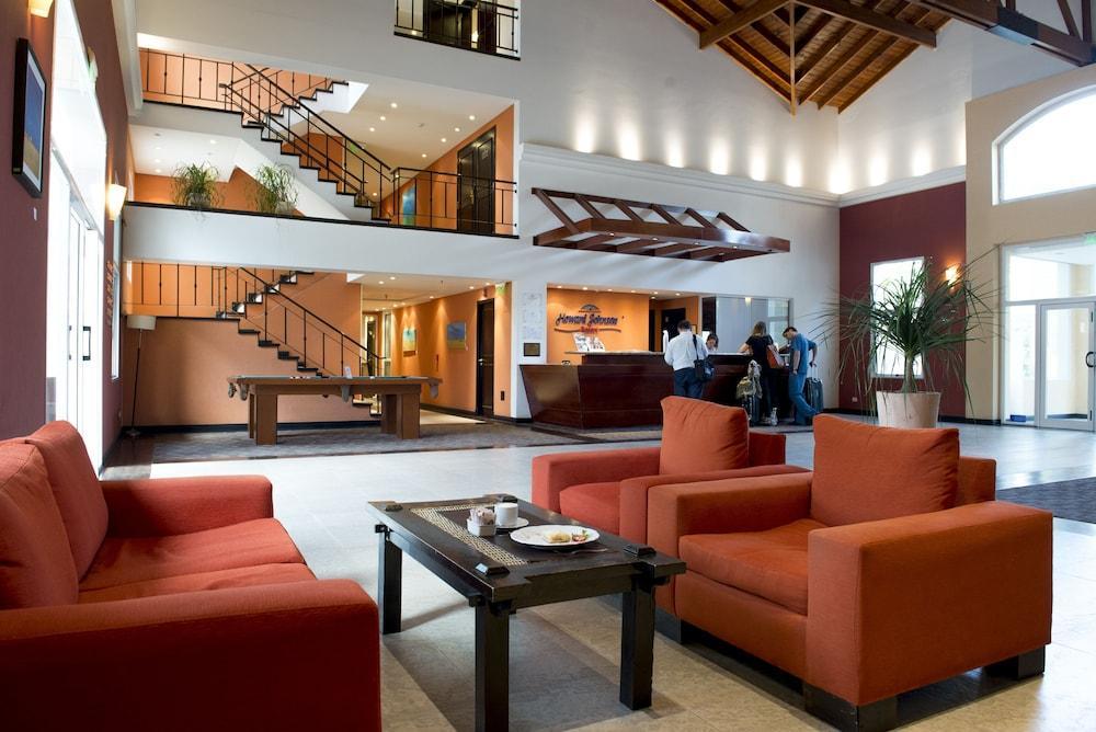 Howard Johnson Pilar Resort Spa & Convention Center Buitenkant foto