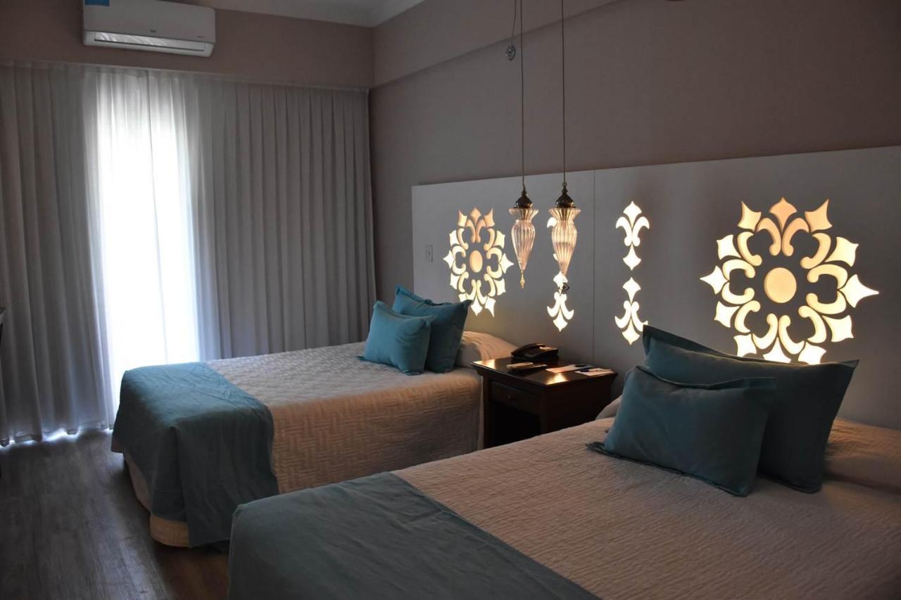 Howard Johnson Pilar Resort Spa & Convention Center Buitenkant foto