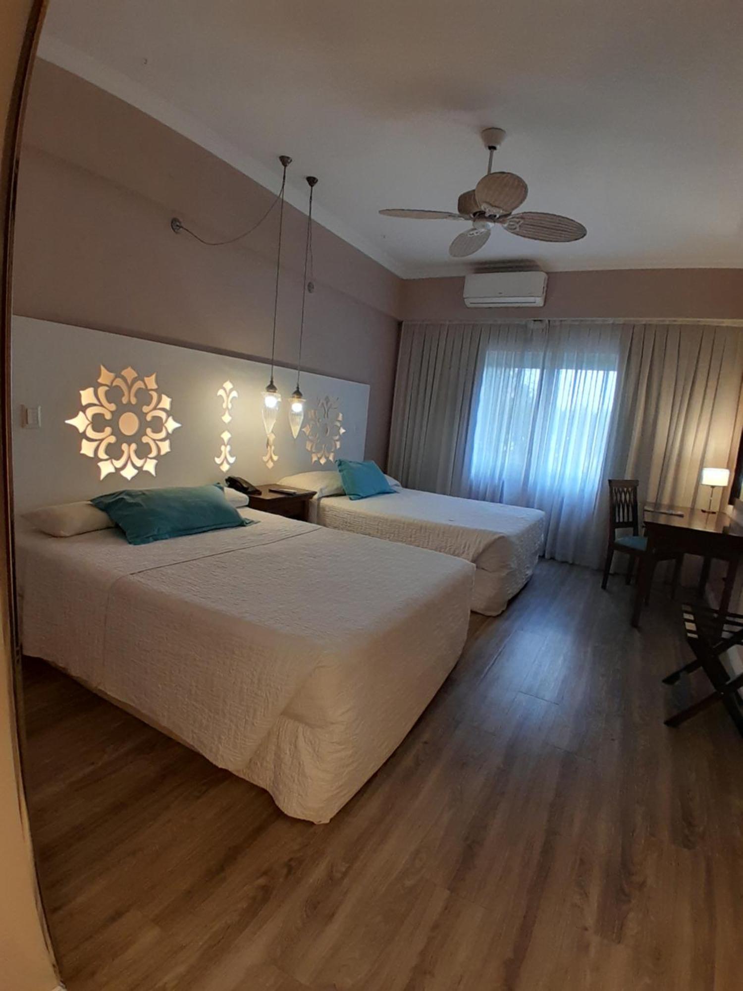 Howard Johnson Pilar Resort Spa & Convention Center Buitenkant foto