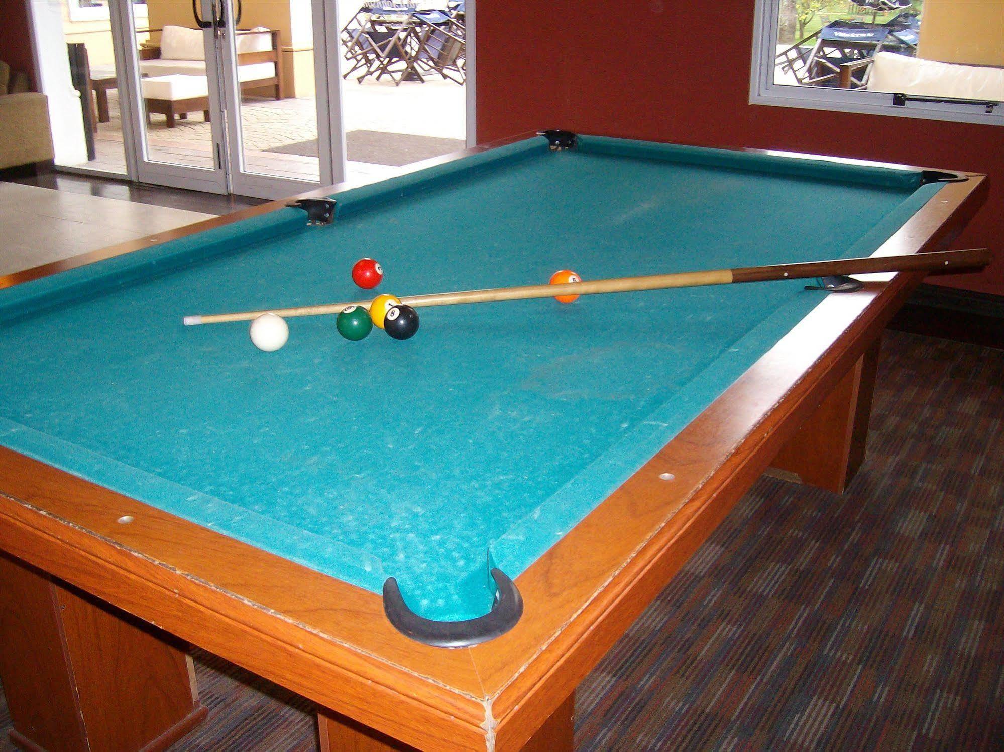 Howard Johnson Pilar Resort Spa & Convention Center Buitenkant foto