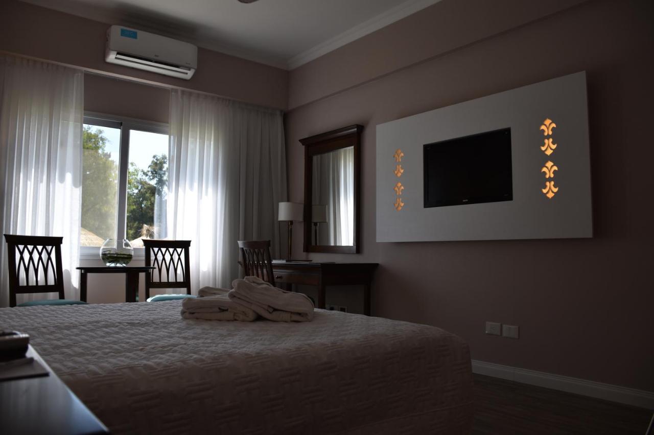 Howard Johnson Pilar Resort Spa & Convention Center Buitenkant foto