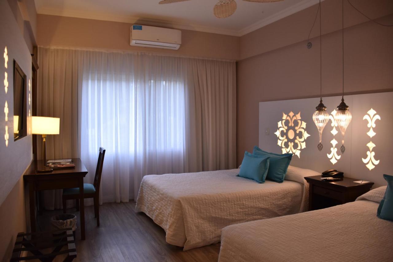 Howard Johnson Pilar Resort Spa & Convention Center Buitenkant foto