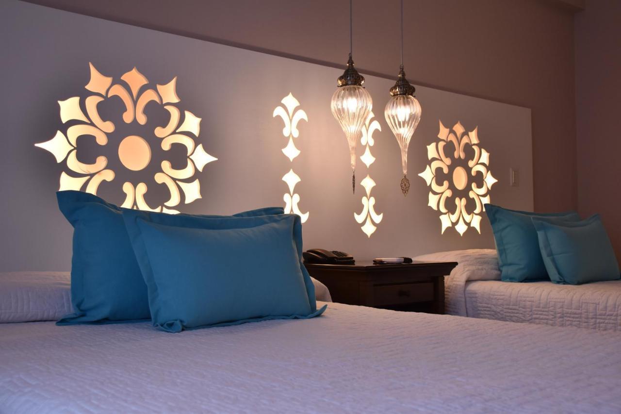 Howard Johnson Pilar Resort Spa & Convention Center Buitenkant foto