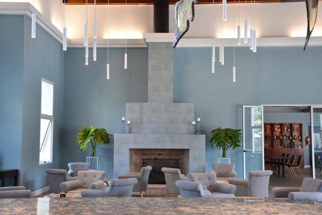 Howard Johnson Pilar Resort Spa & Convention Center Buitenkant foto